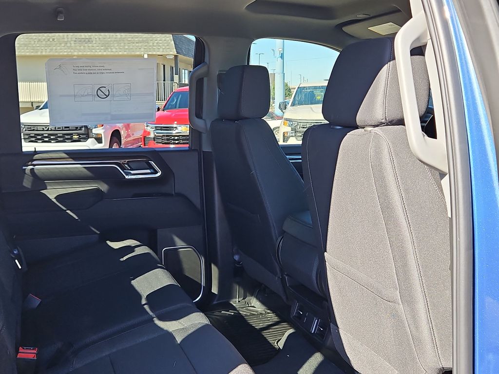 Thumbnail: 2026 Chevrolet Silverado 3500 - 12