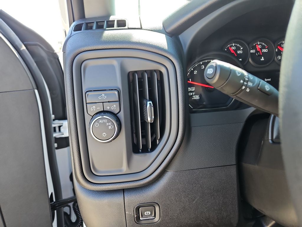 Thumbnail: 2024 Chevrolet Silverado 1500 - 27