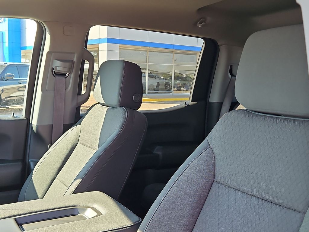 Thumbnail: 2026 Chevrolet Silverado 1500 - 9
