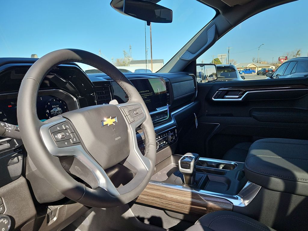 Thumbnail: 2026 Chevrolet Silverado 1500 - 2