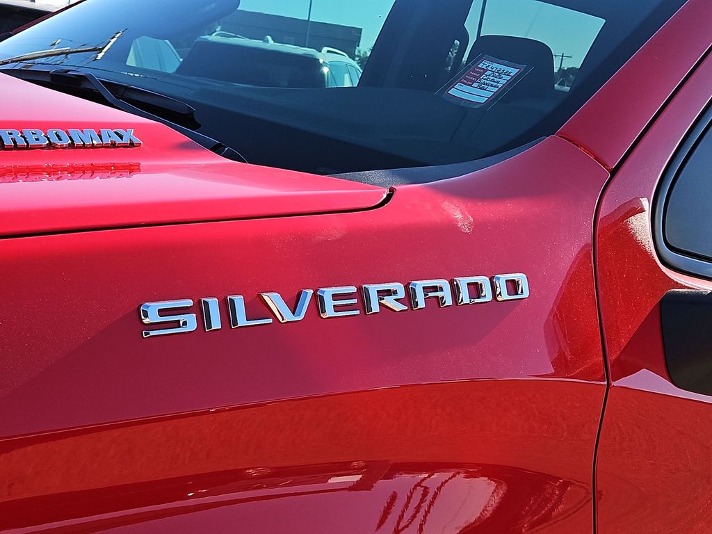 Thumbnail: 2026 Chevrolet Silverado 1500 - 6