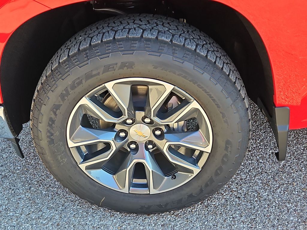 Thumbnail: 2026 Chevrolet Silverado 1500 - 7