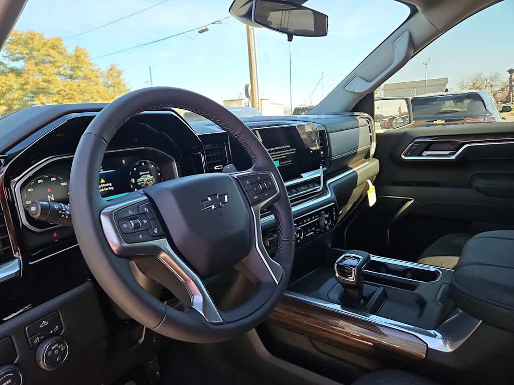 Thumbnail: 2026 Chevrolet Silverado 1500 - 2