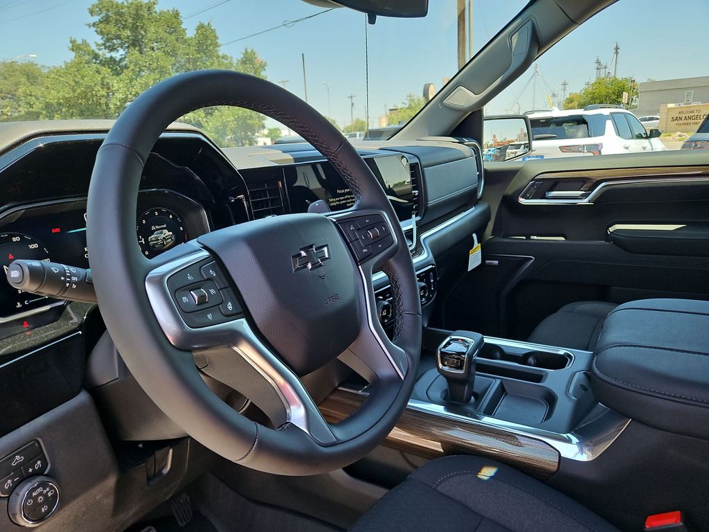 Thumbnail: 2026 Chevrolet Silverado 1500 - 2