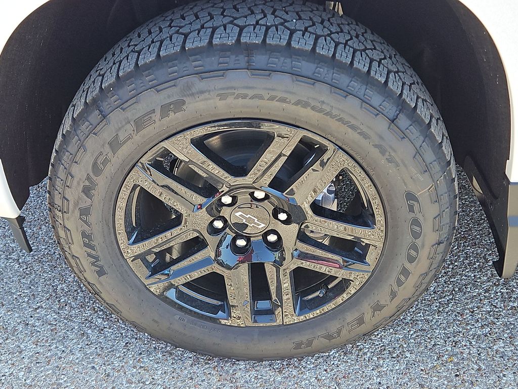 Thumbnail: 2026 Chevrolet Silverado 1500 - 8