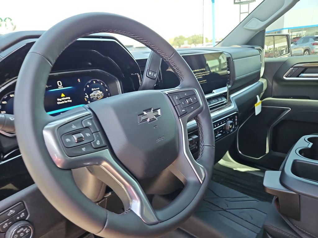 Thumbnail: 2026 Chevrolet Silverado 1500 - 2