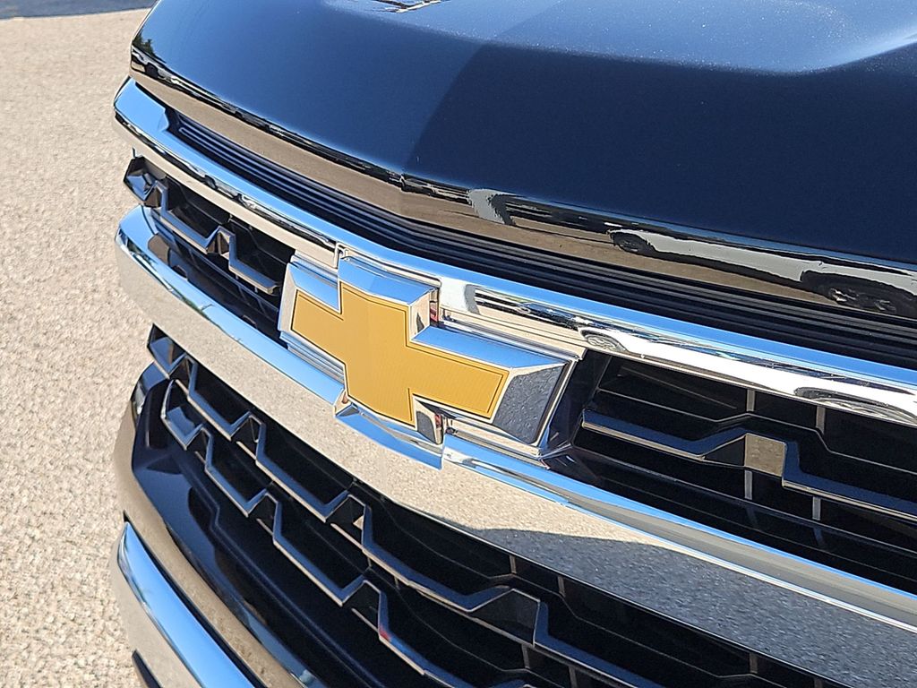 Thumbnail: 2023 Chevrolet Silverado 1500 - 19