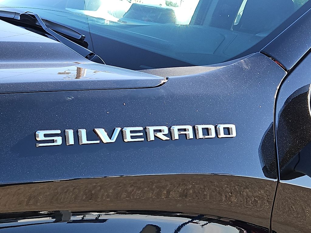 Thumbnail: 2023 Chevrolet Silverado 1500 - 23