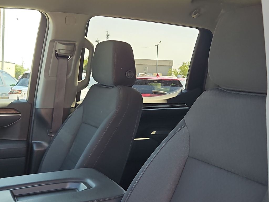 Thumbnail: 2025 Chevrolet Silverado 1500 - 9