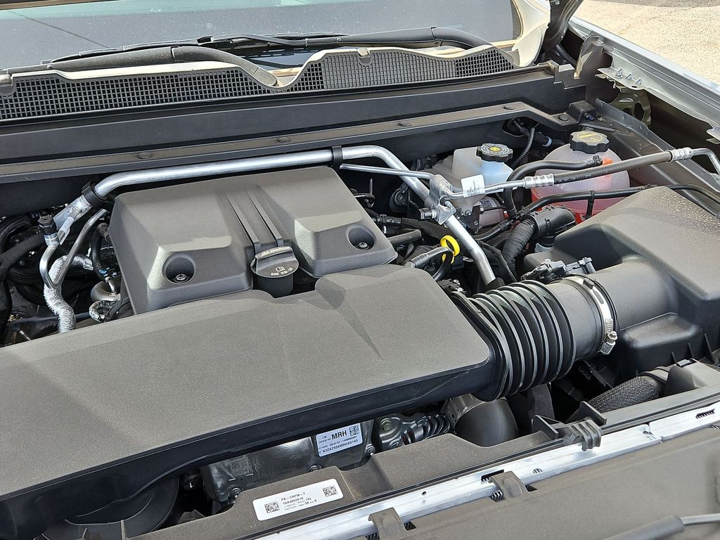 Thumbnail: 2024 Chevrolet Colorado - 9