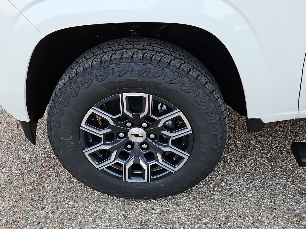 2026 Chevrolet Colorado Z71 - Photo 8