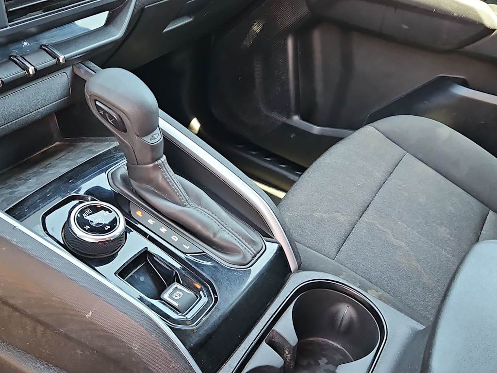 Thumbnail: 2024 Chevrolet Colorado - 13