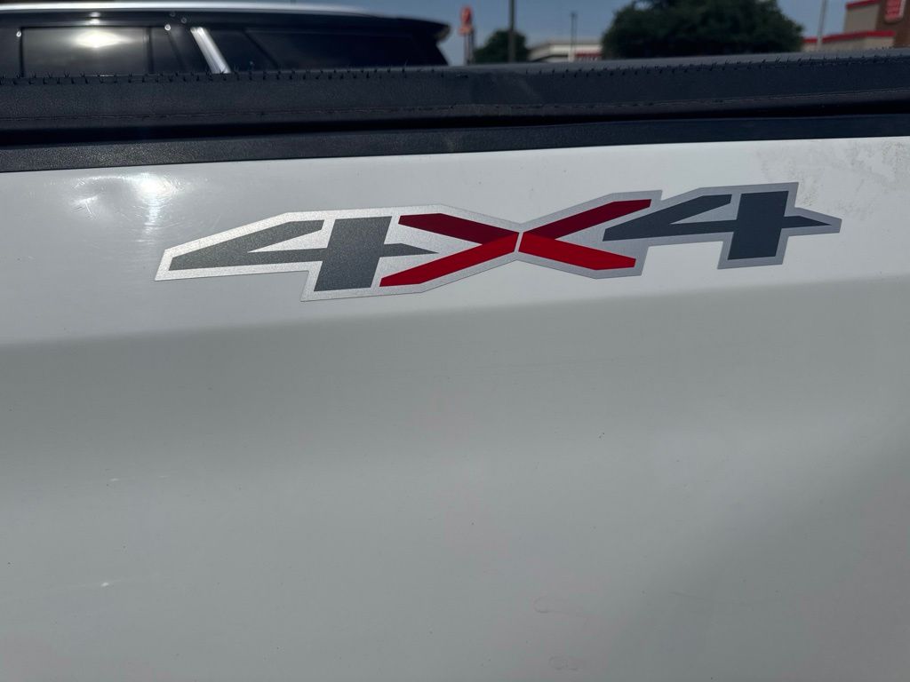 Thumbnail: 2020 Chevrolet Silverado 1500 - 7