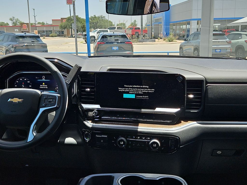 Thumbnail: 2026 Chevrolet Silverado 1500 - 9