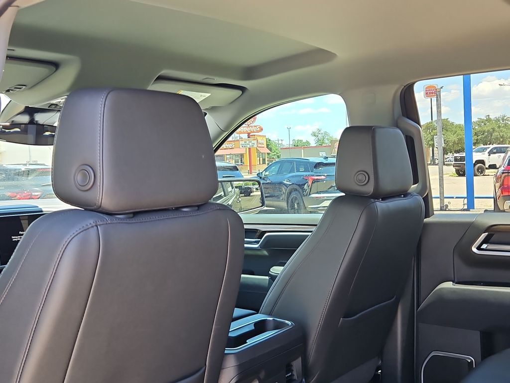 Thumbnail: 2026 Chevrolet Silverado 1500 - 11