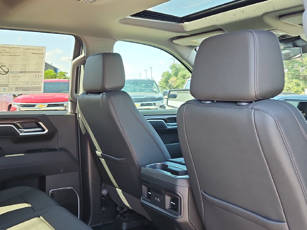 Thumbnail: 2026 Chevrolet Silverado 1500 - 22