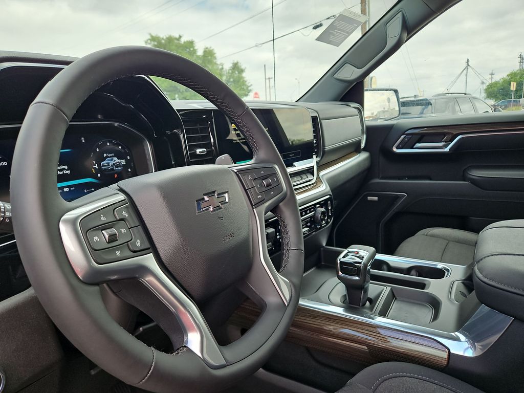 Thumbnail: 2026 Chevrolet Silverado 1500 - 2