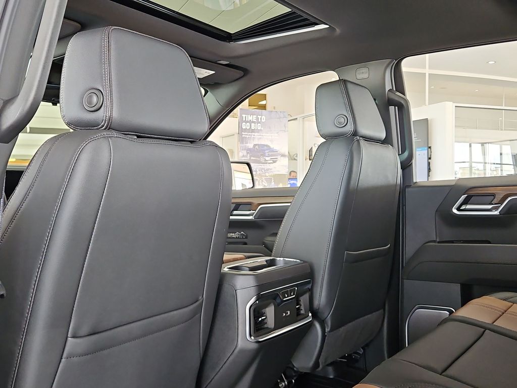 Thumbnail: 2026 Chevrolet Silverado 1500 - 12