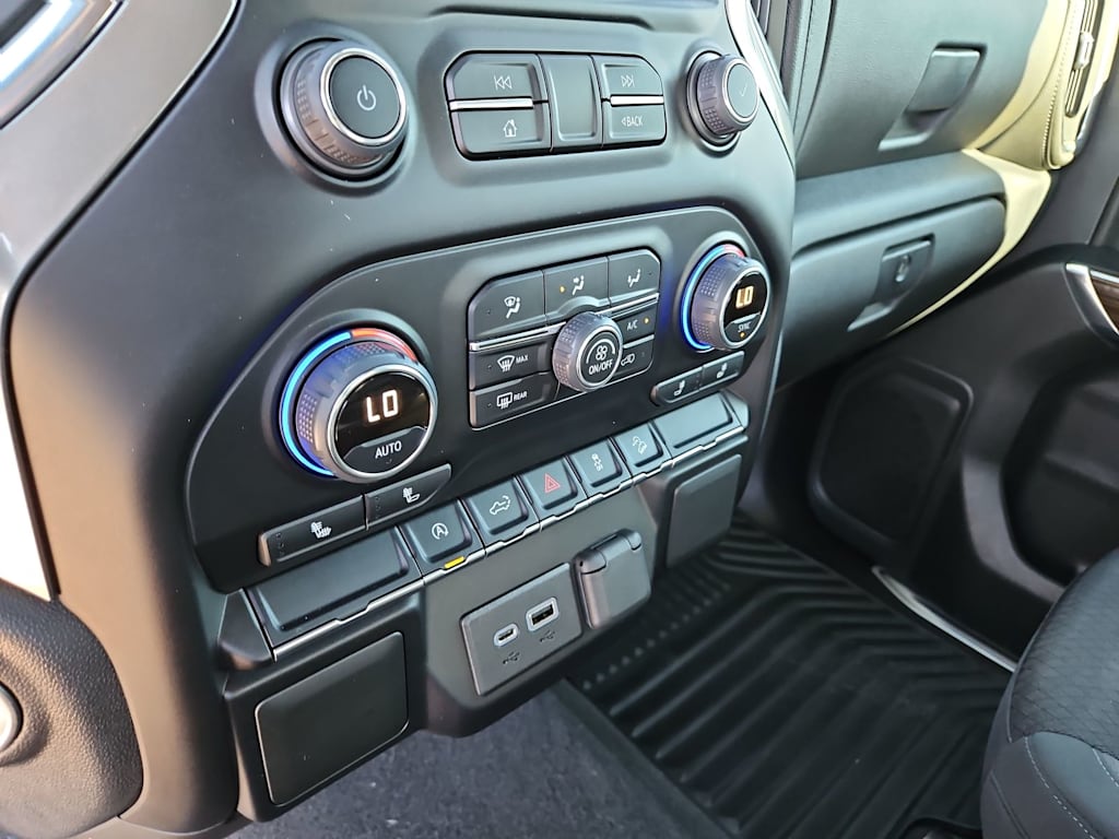 Thumbnail: 2021 Chevrolet Silverado 1500 - 29