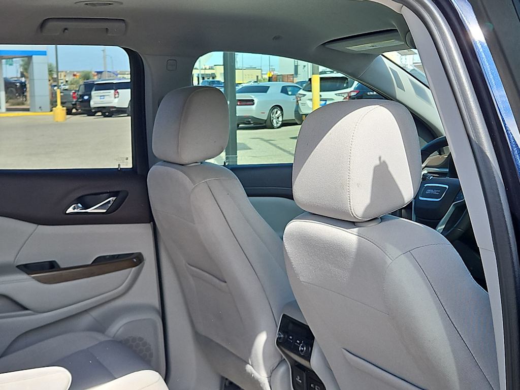 Thumbnail: 2022 GMC Acadia - 11