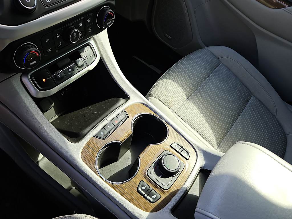 Thumbnail: 2022 GMC Acadia - 13