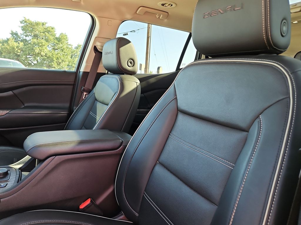 Thumbnail: 2022 GMC Acadia - 10