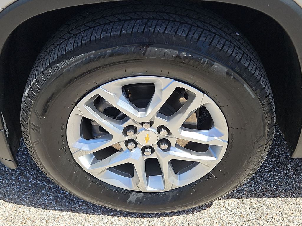Thumbnail: 2021 Chevrolet Traverse - 8