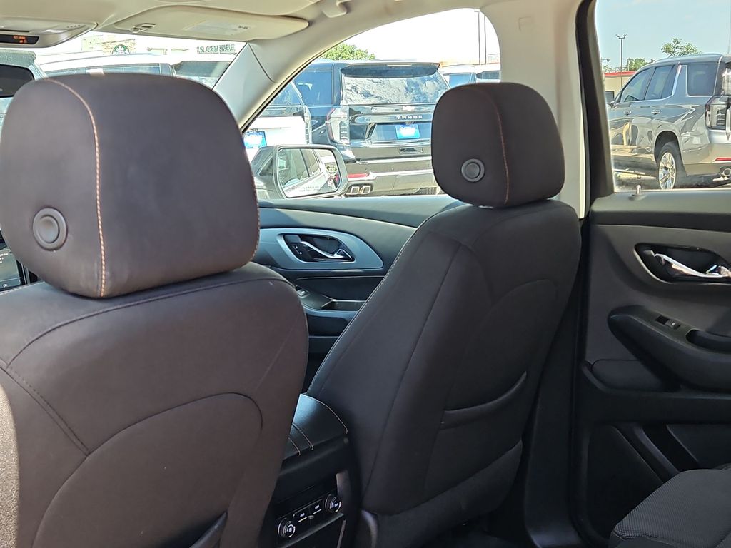 Thumbnail: 2021 Chevrolet Traverse - 20