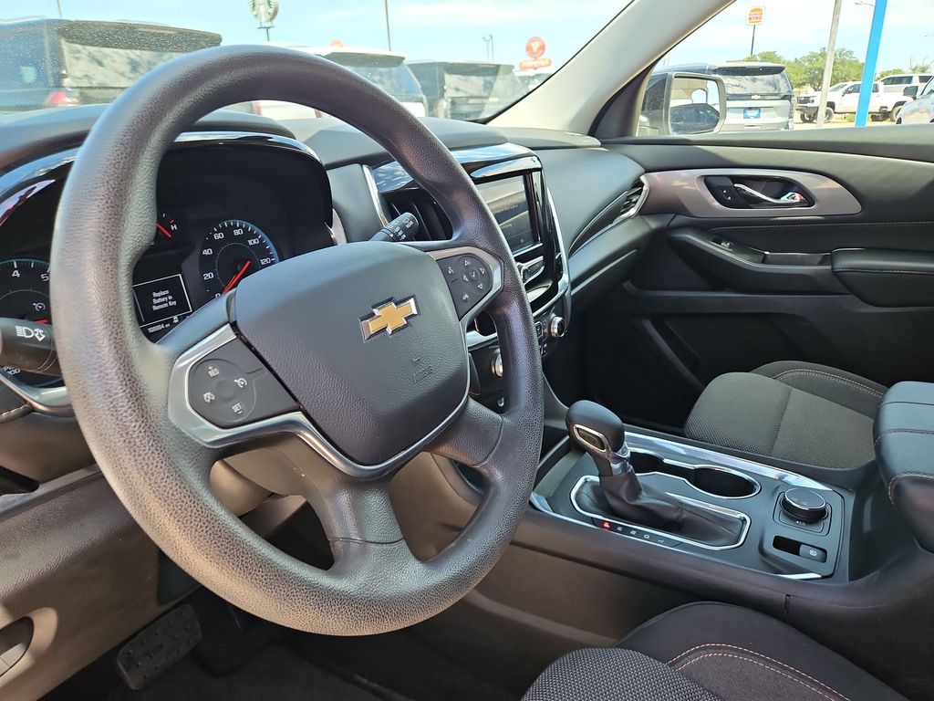 Thumbnail: 2021 Chevrolet Traverse - 2