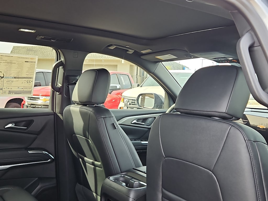 Thumbnail: 2026 Chevrolet Traverse - 12