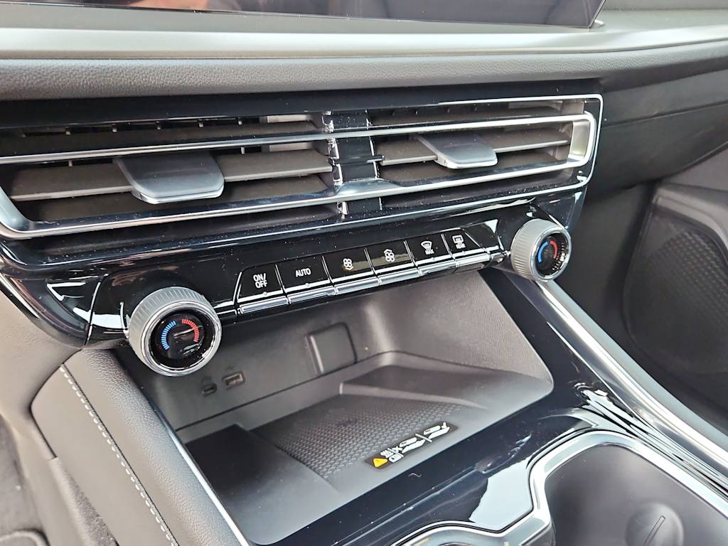 Thumbnail: 2026 Chevrolet Traverse - 24