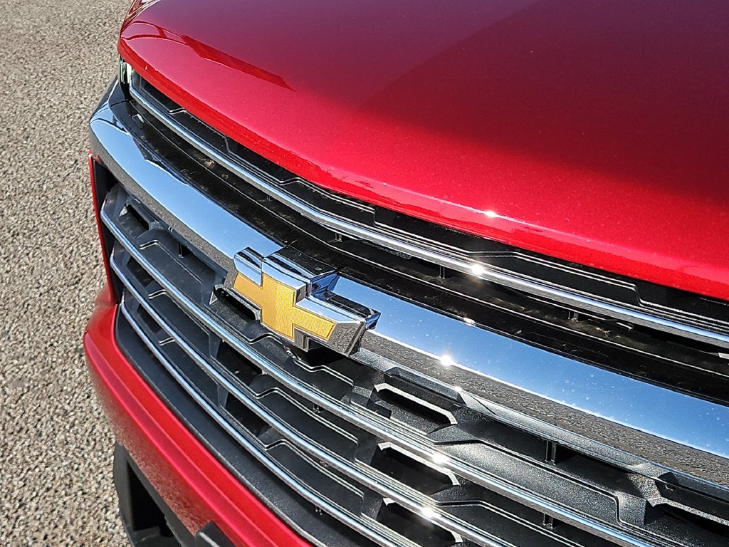 Thumbnail: 2027 Chevrolet Traverse - 21