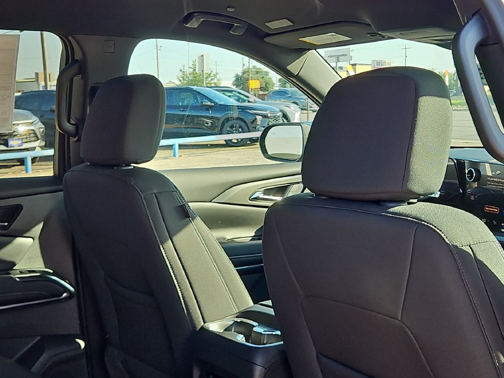 Thumbnail: 2027 Chevrolet Traverse - 13