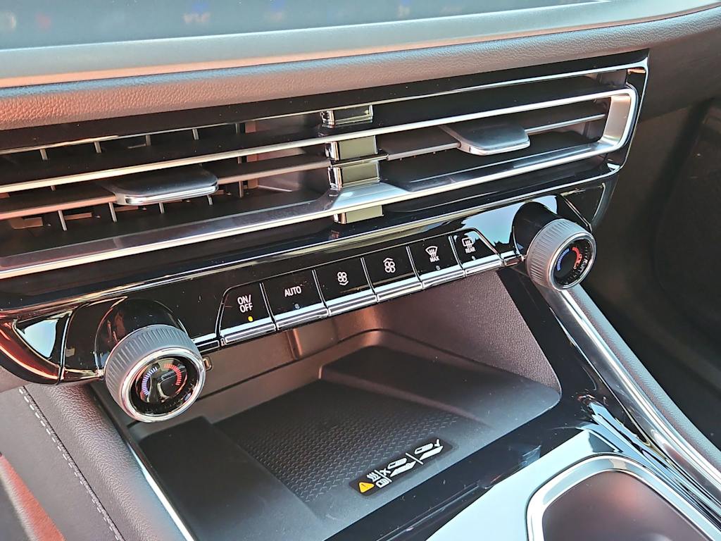 Thumbnail: 2026 Chevrolet Traverse - 25