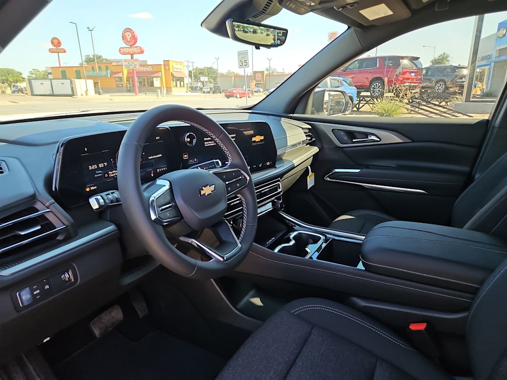 Thumbnail: 2026 Chevrolet Traverse - 2