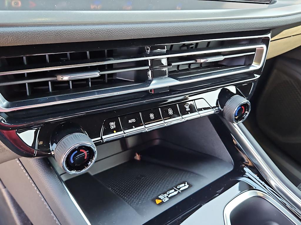 Thumbnail: 2026 Chevrolet Traverse - 23