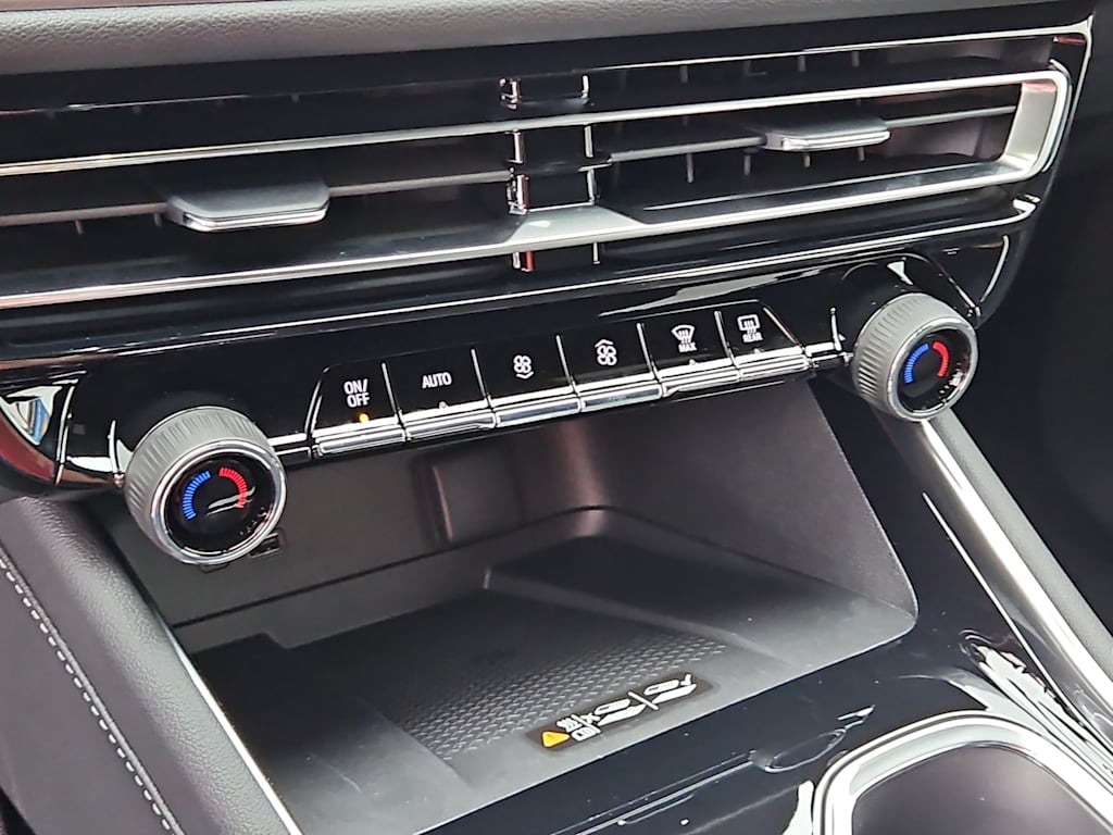 Thumbnail: 2026 Chevrolet Traverse - 25