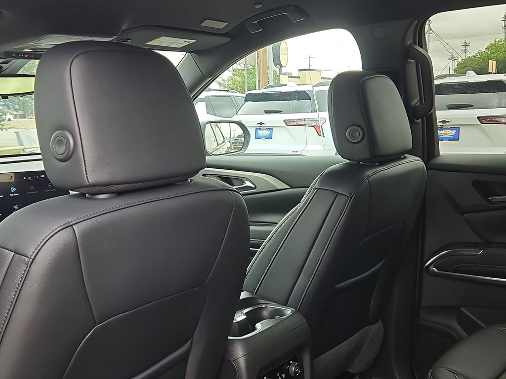 Thumbnail: 2026 Chevrolet Traverse - 11