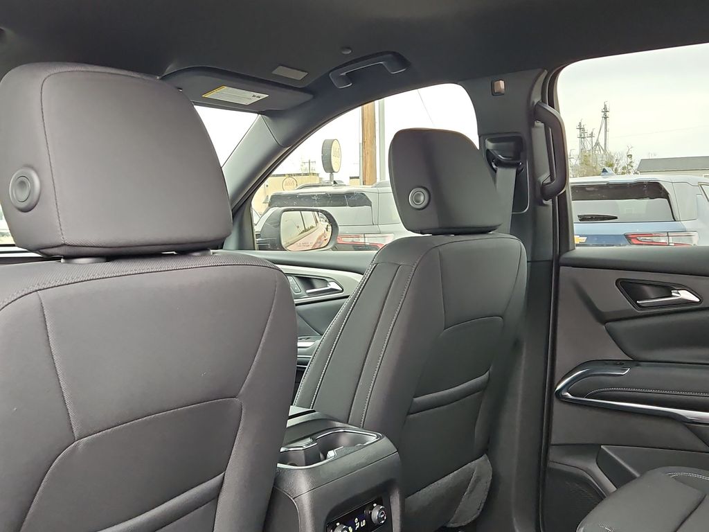 Thumbnail: 2026 Chevrolet Traverse - 12