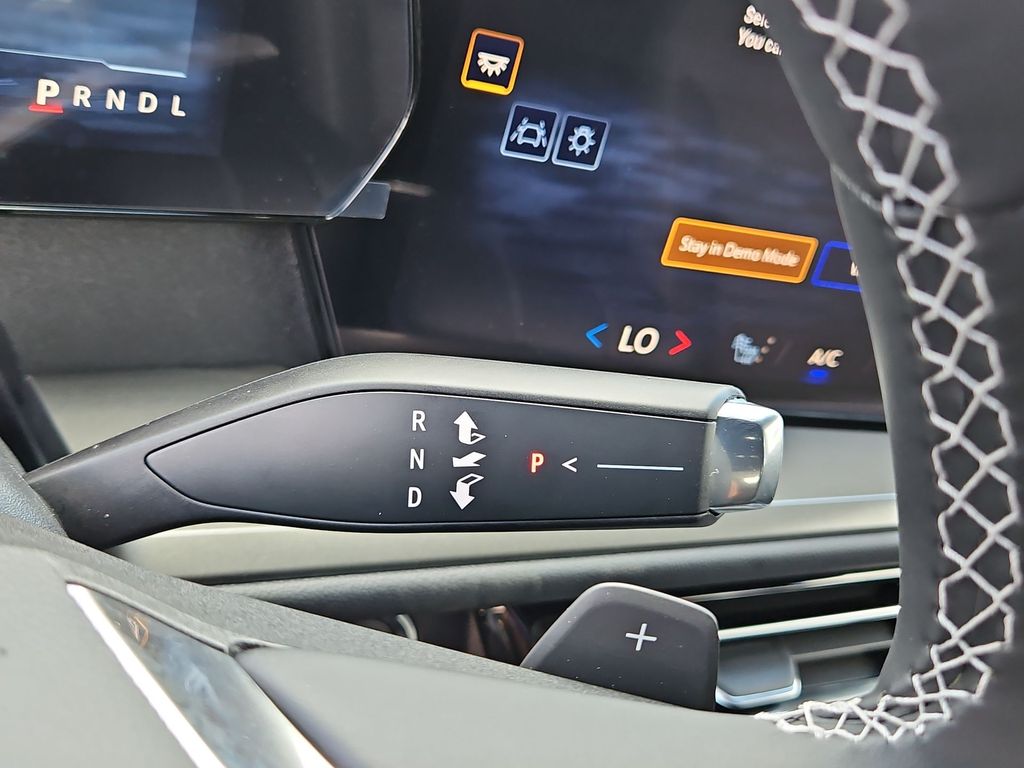 Thumbnail: 2026 Chevrolet Traverse - 14