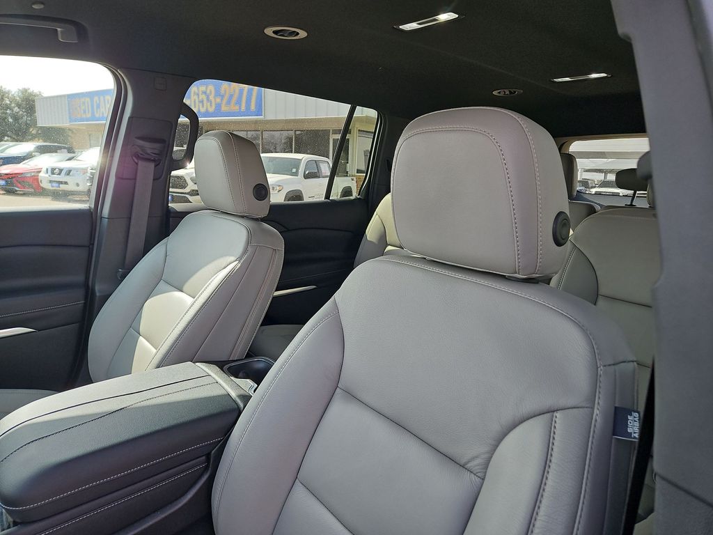 Thumbnail: 2024 Chevrolet Traverse - 11