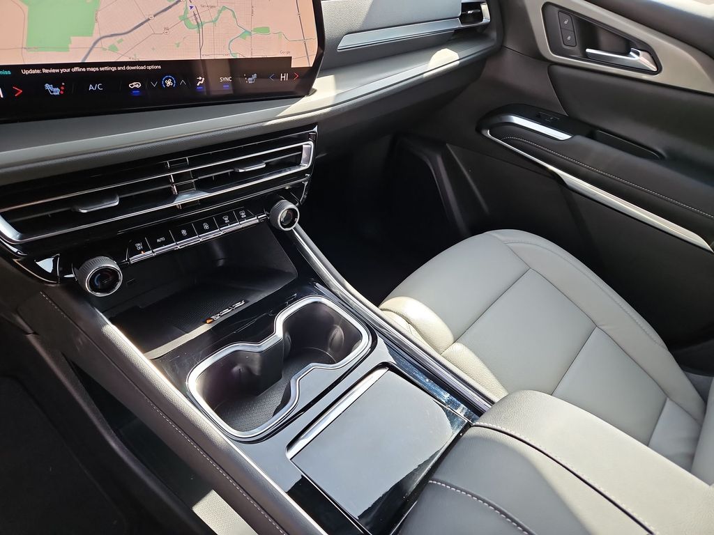 Thumbnail: 2024 Chevrolet Traverse - 15