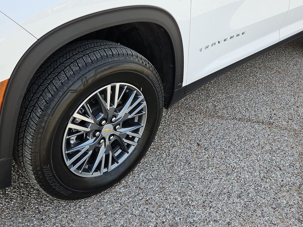 Thumbnail: 2024 Chevrolet Traverse - 8