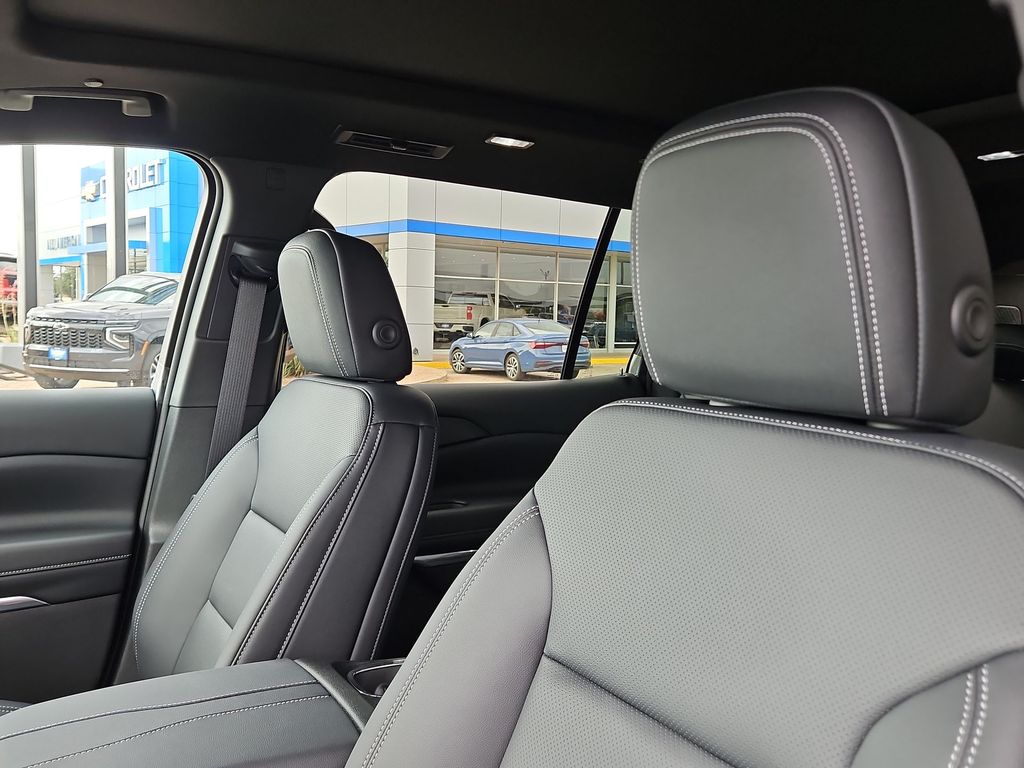 Thumbnail: 2027 Chevrolet Traverse - 10