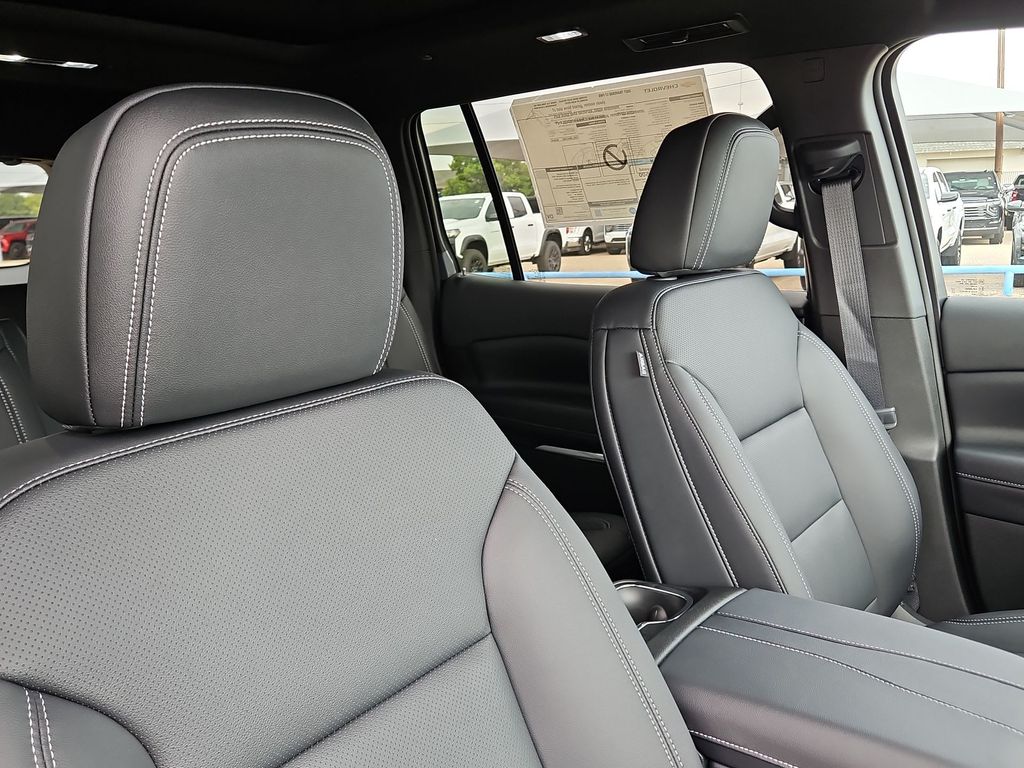 Thumbnail: 2027 Chevrolet Traverse - 22