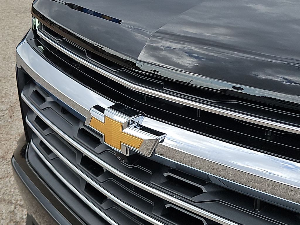 Thumbnail: 2027 Chevrolet Traverse - 20