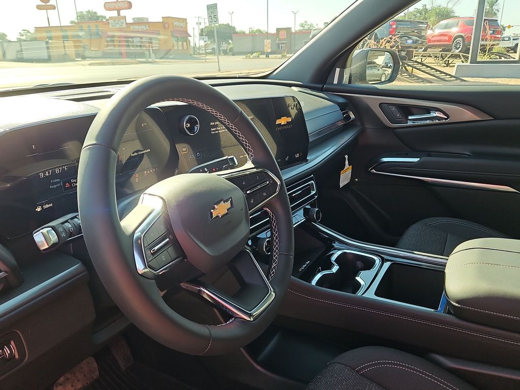 Thumbnail: 2026 Chevrolet Traverse - 2
