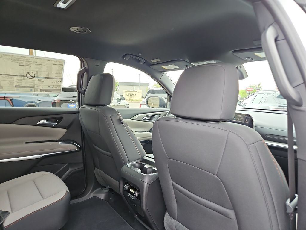 Thumbnail: 2026 Chevrolet Traverse - 24