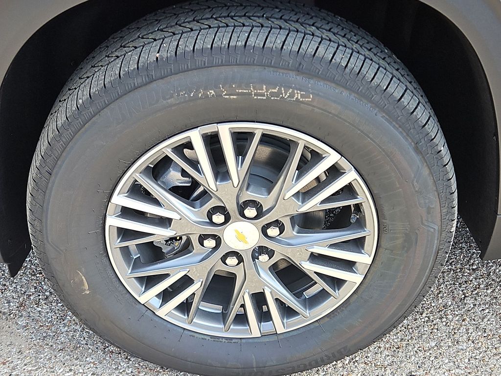 Thumbnail: 2027 Chevrolet Traverse - 8