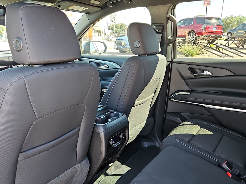 Thumbnail: 2026 Chevrolet Traverse - 12